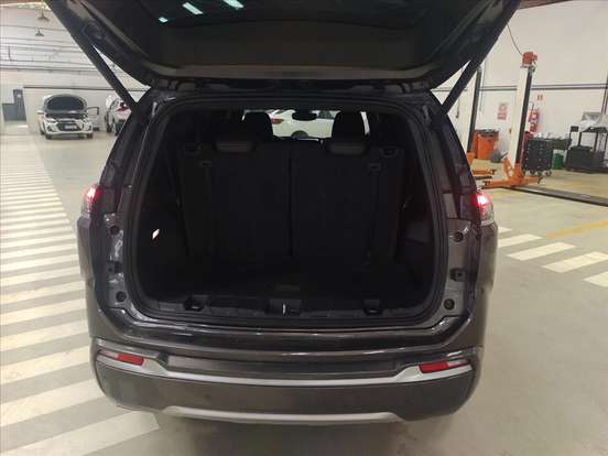 JEEP-COMMANDER-2024