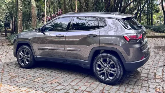 JEEP COMPASS 1.3 T270 TURBO FLEX LONGITUDE AT6
