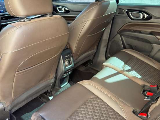 JEEP-COMMANDER-2.0 TD380 TURBO DIESEL LIMITED AT9 JEEP-COMMANDER-2023