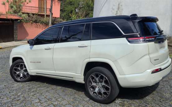 JEEP-COMMANDER-2022