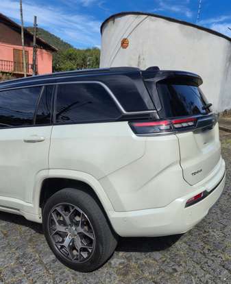 JEEP-COMMANDER-2022