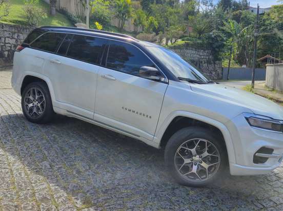 JEEP-COMMANDER-2022
