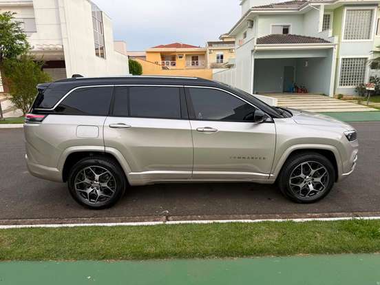 JEEP-COMMANDER-2022
