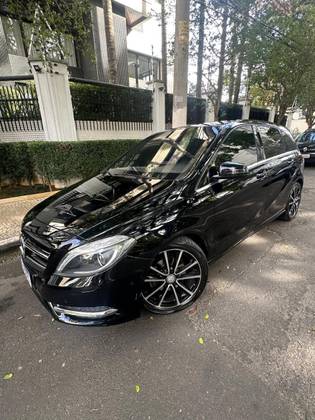 MERCEDES-BENZ B 200 1.6 SPORT TURBO GASOLINA 4P AUTOMÁTICO