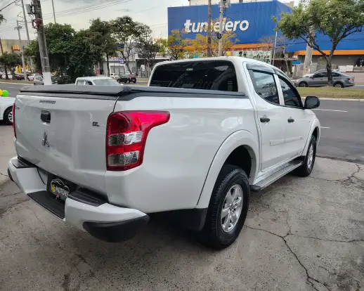 MITSUBISHI-L200 TRITON-2.4 16V TURBO DIESEL GL CD 4X4 MANUAL MITSUBISHI-L200 TRITON-2023