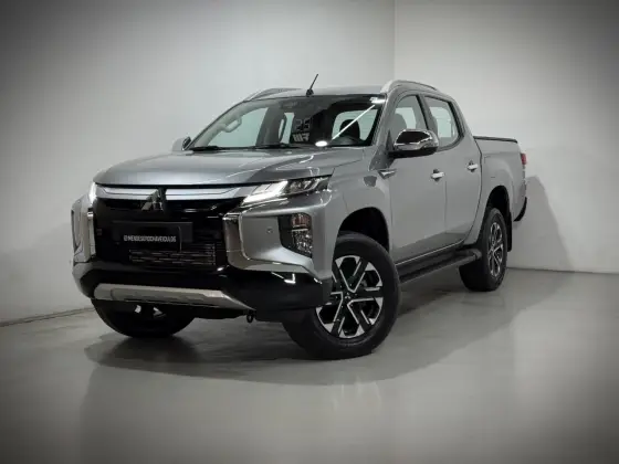 MITSUBISHI L200 TRITON 2.4 16V TURBO DIESEL SPORT HPE-S CD 4P 4X4 AUTOMÁTICO MITSUBISHI L200 TRITON 2.4 16V TURBO DIESEL SPORT HPE-S CD 4P 4X4 AUTOMÁTICO