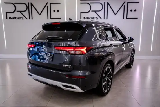 MITSUBISHI-OUTLANDER-2025