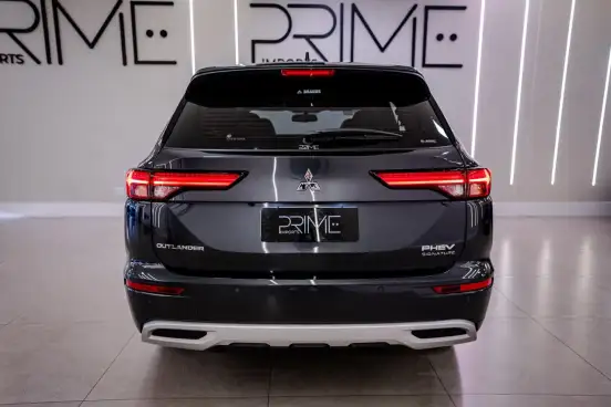 MITSUBISHI-OUTLANDER-2025
