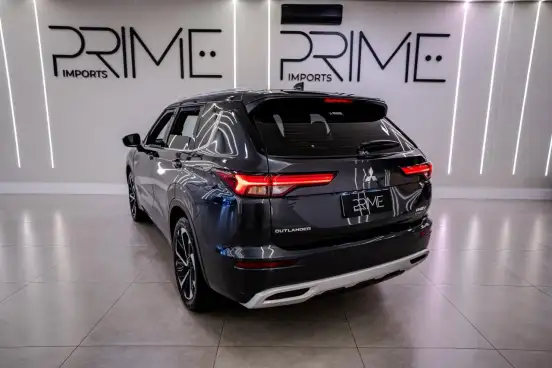 MITSUBISHI-OUTLANDER-2025