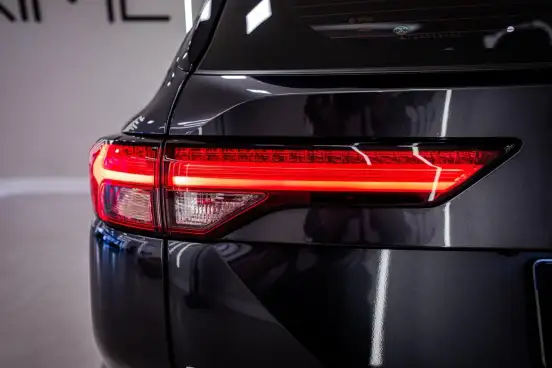 MITSUBISHI-OUTLANDER-2025