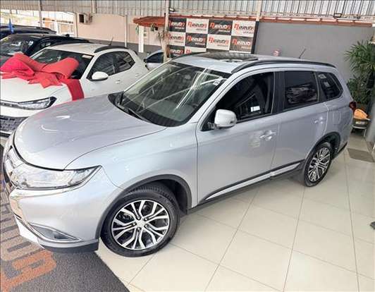 MITSUBISHI-OUTLANDER-2015