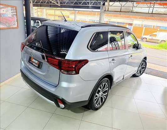 MITSUBISHI-OUTLANDER-2015