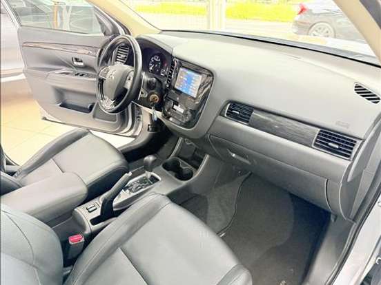 MITSUBISHI-OUTLANDER-2.0 16V GASOLINA 4P AUTOMÁTICO MITSUBISHI-OUTLANDER-2015