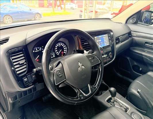 MITSUBISHI-OUTLANDER-2015
