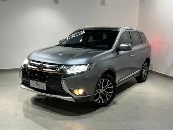 MITSUBISHI OUTLANDER 3.0 GT 4X4 V6 24V GASOLINA 4P AUTOMÁTICO MITSUBISHI OUTLANDER 3.0 GT 4X4 V6 24V GASOLINA 4P AUTOMÁTICO