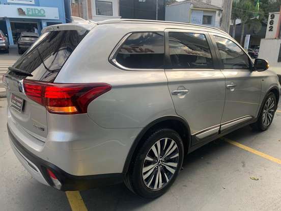 MITSUBISHI-OUTLANDER-2019
