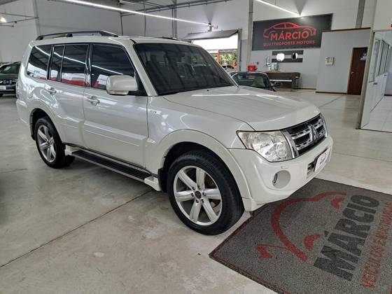 MITSUBISHI PAJERO FULL 3.2 HPE 4X4 16V TURBO INTERCOOLER DIESEL 4P AUTOMÁTICO