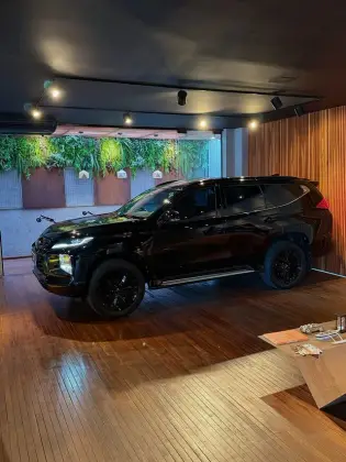 MITSUBISHI PAJERO SPORT 2.4 16V MIVEC TURBO DIESEL LEGEND BLACK AWD AUTOMÁTICO