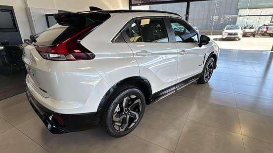 MITSUBISHI-ECLIPSE CROSS-1.5 MIVEC TURBO GASOLINA HPE-S BLACK S-AWC CVT MITSUBISHI-ECLIPSE CROSS-2025