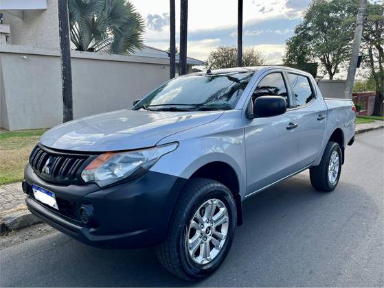 MITSUBISHI L200 TRITON 2.4 16V TURBO DIESEL SPORT GL CD 4P 4X4 MANUAL