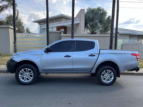 MITSUBISHI-L200 TRITON-2.4 16V TURBO DIESEL SPORT GL CD 4P 4X4 MANUAL MITSUBISHI-L200 TRITON-2018
