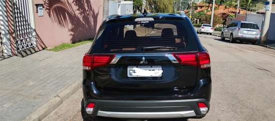 MITSUBISHI-OUTLANDER-2016