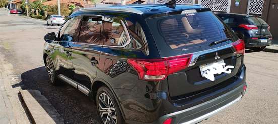 MITSUBISHI-OUTLANDER-2016