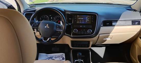 MITSUBISHI-OUTLANDER-2016