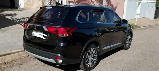 MITSUBISHI-OUTLANDER-2016