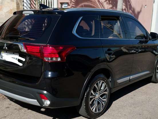 MITSUBISHI-OUTLANDER-2.2 4X4 16V DIESEL 4P AUTOMÁTICO MITSUBISHI-OUTLANDER-2016