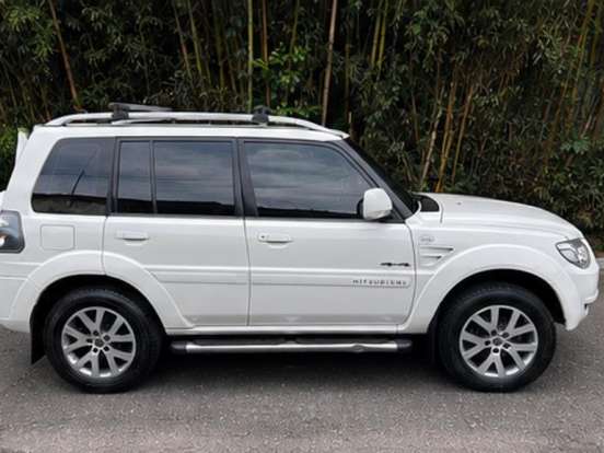 MITSUBISHI-PAJERO TR4-2.0 4X4 16V 140CV FLEX 4P AUTOMÁTICO MITSUBISHI-PAJERO TR4-2013
