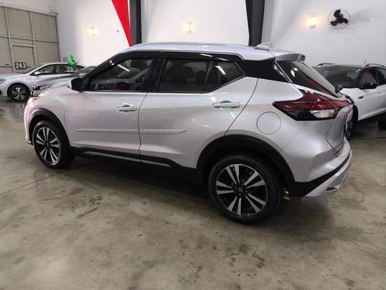 NISSAN-KICKS-2023