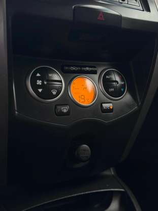 NISSAN-LIVINA-1.6 SL 16V FLEX 4P MANUAL NISSAN-LIVINA-2011