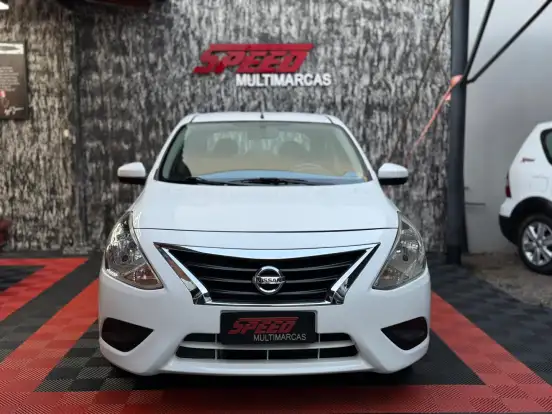 NISSAN-VERSA-2019