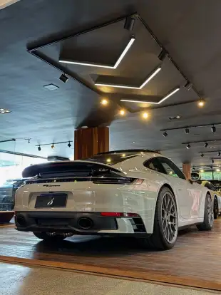 PORSCHE-911-2024