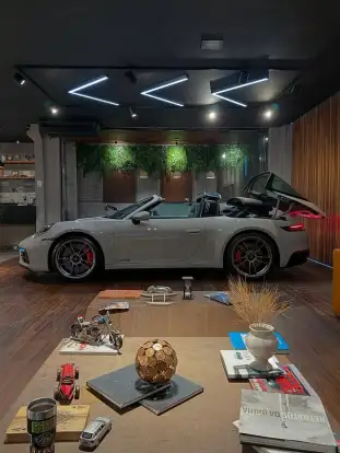 PORSCHE-911-2023