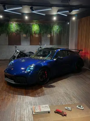 PORSCHE-911-2025