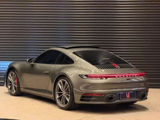 PORSCHE-911-2020