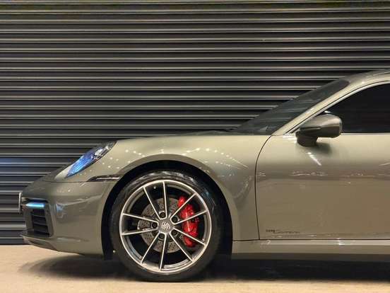 PORSCHE-911-2020