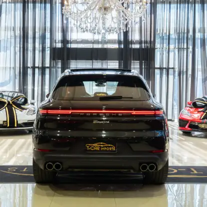 PORSCHE-CAYENNE-2025
