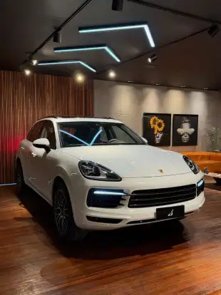 PORSCHE-CAYENNE-2020