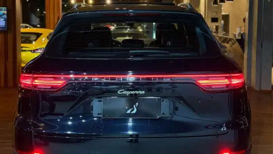 PORSCHE-CAYENNE-2021