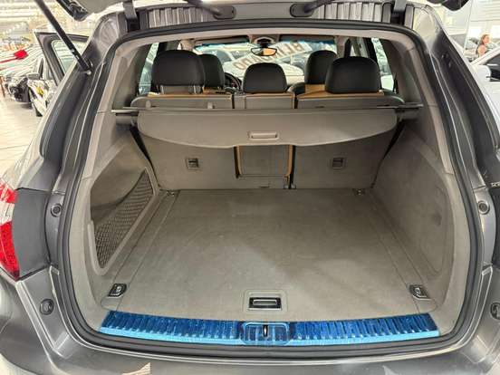 PORSCHE-CAYENNE-2011