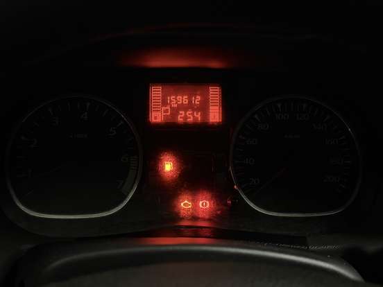 RENAULT-DUSTER-2014