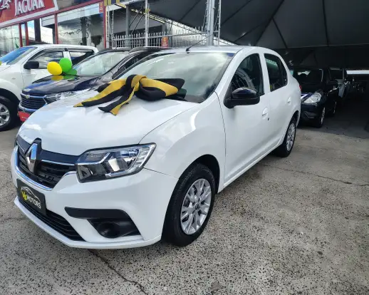 RENAULT-LOGAN-2023