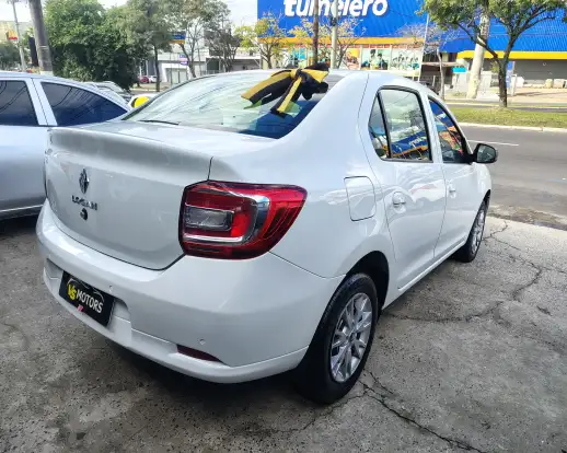 RENAULT-LOGAN-2023