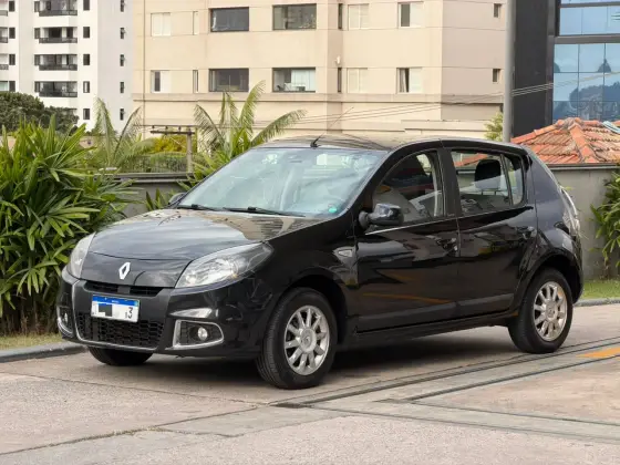 RENAULT SANDERO 1.6 PRIVILÉGE 16V FLEX 4P AUTOMÁTICO RENAULT SANDERO 1.6 PRIVILÉGE 16V FLEX 4P AUTOMÁTICO