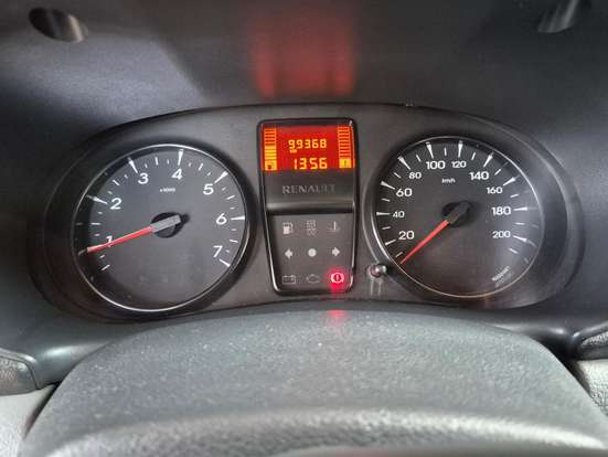 RENAULT-CLIO-2011
