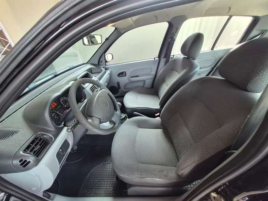 RENAULT-CLIO-2011