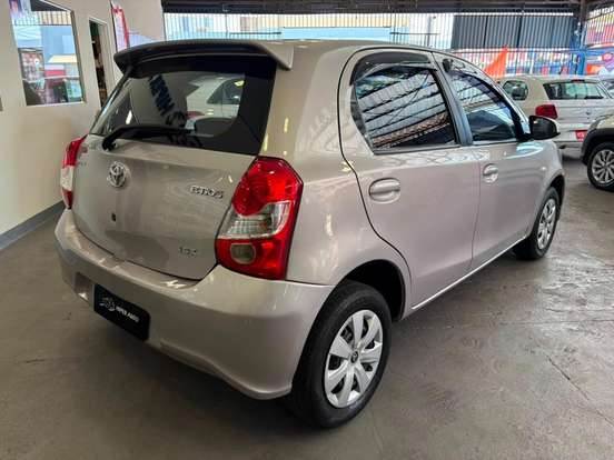 TOYOTA-ETIOS-1.3 X 16V FLEX 4P MANUAL TOYOTA-ETIOS-2017